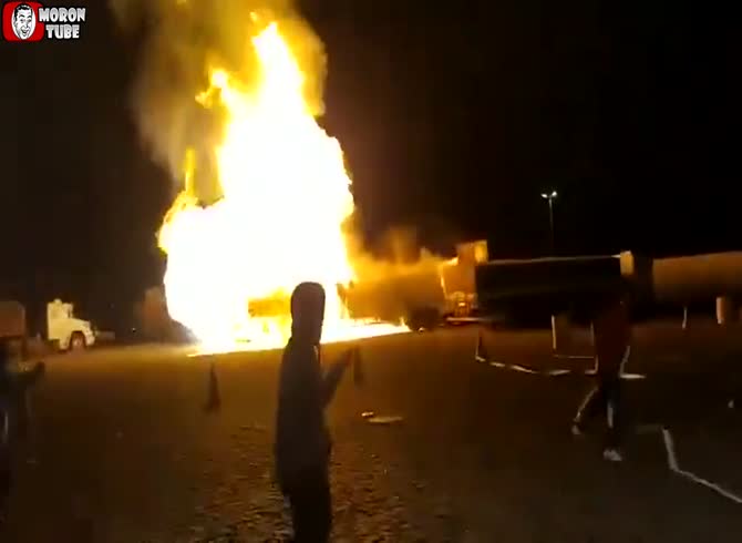 Video :It is not a good idea to remain close to a burning petrol station